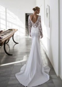 Robe blanche avec dos et train ouverts