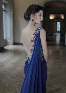 Robe à dos ouvert de style grec