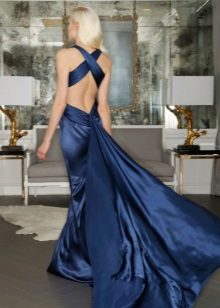 Robe bleue à dos ouvert