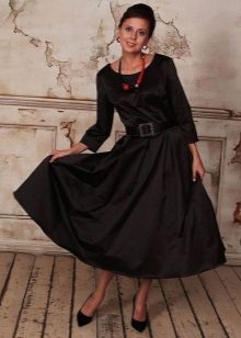 Robes dans le style des années 60 pour les femmes avec un type de triangle inversé
