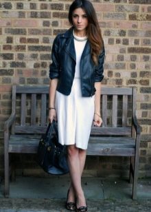 Veste en cuir pour la robe dans le style des années 60