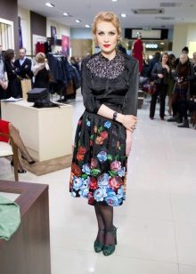 Rinat Litvinova dans un style rétro