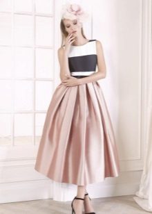 Robe rétro au bal de promo