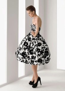 Robe dans le style du 50ème magnifique