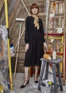 Robe d'hiver tricotée avec des manches