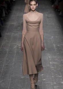 robe d'hiver avec un col roulé