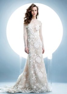 Robe de mariée en dentelle d'hiver
