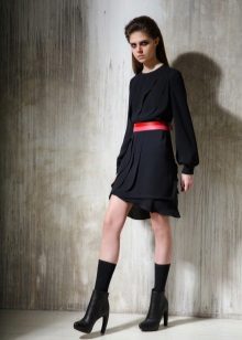 Ceinture pour une robe courte