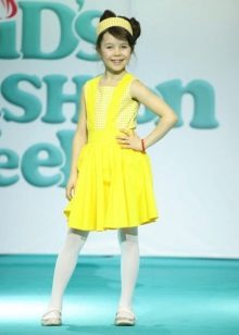 Robe jaune pour fille 6-8 ans