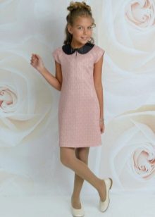 Robe élégante pour les filles avec un col
