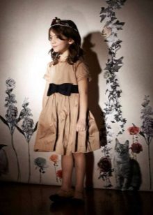 Robe beige pour fille 6-8 ans