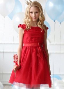 Robe élégante pour la fille rouge