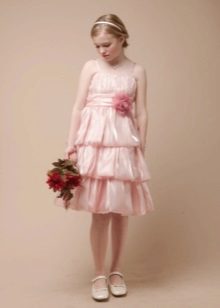 Une robe à plusieurs niveaux de style rétro pour une fille de 11 ans