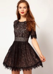 Robe en guipure noire pour ados