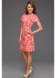 robe délicate avec imprimé floral