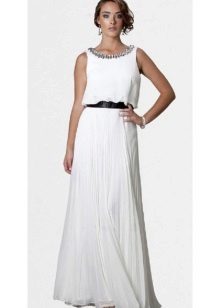 robe avec satin avec col brodé
