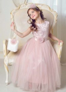 Robe rose pour l'obtention du diplôme 4 cours