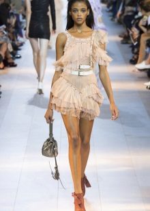 Accessoires pour robe courte beige