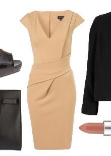Veste noire à robe beige
