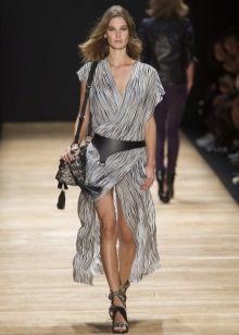 Ceinture à la robe longue