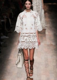 Robe en dentelle blanche avec sac
