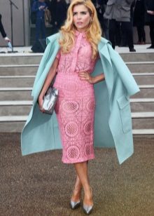 accessoires turquoise à la robe de dentelle pour tous les jours