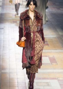 Manteau à la robe midi dans le style de boho