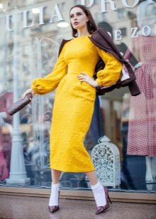 Veste en cuir à la robe midi