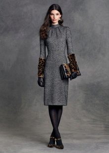 Robe mi-longue avec accessoires léopard