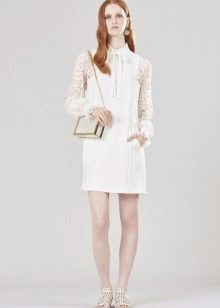 Accessoires pour une chemise de soirée courte