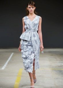 Robe mi-longue
