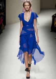 Chaussures noires à la robe bleue