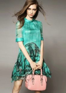 Vestido verde com saco de pêssego