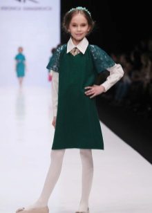 Robe d'école pour les filles vert