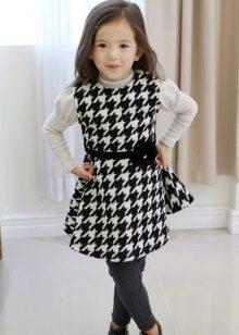 Robe tricotée pour les filles tous les jours