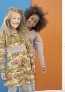 Robe tricotée pour fille avec une impression