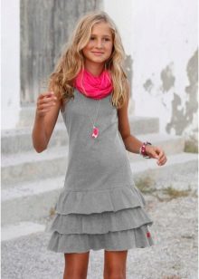 Robe adolescente tricotée pour la fille