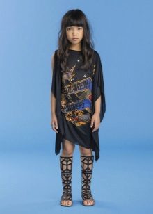 Robe d'été en maille pour les filles avec des manches