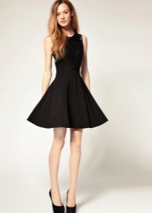 Jupe courte noire soleil
