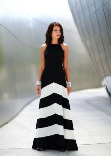 jupe longue à rayures noire et blanche