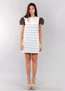 Robe à manches courtes