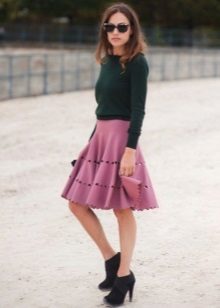 Jupes pour les filles avec le type de figure Poire