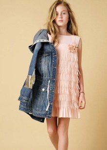 Robe de cocktail pour les filles dans le style des années 20