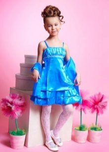 Robe de cocktail pour une fille empire