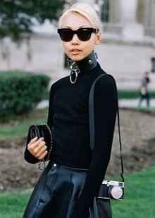 Accessoires et décorations pour jupe cuir soleil