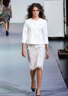 jupe crayon en dentelle blanche