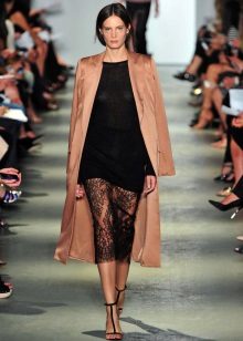 jupe crayon en dentelle noire