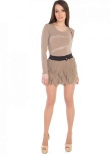 micro jupe beige clair à volants