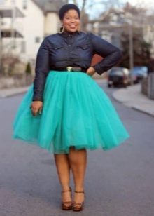 Jupe en tulle turquoise superposée