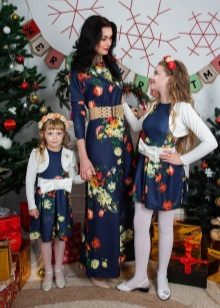 Robe du Nouvel An pour la fille et la mère